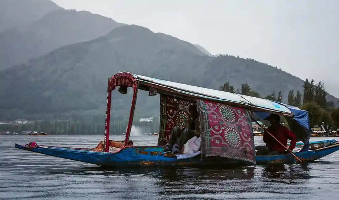 Kashmir Valley Vista: 7-Day Paradise Retreat