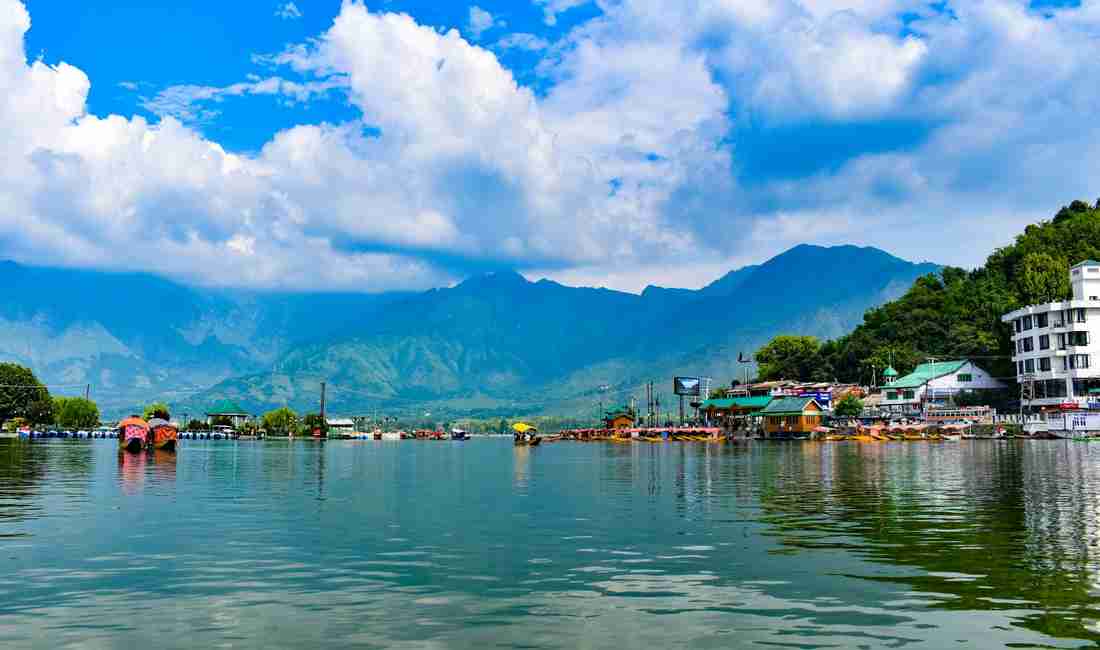 Kashmir Valley Vista: 7-Day Paradise Retreat